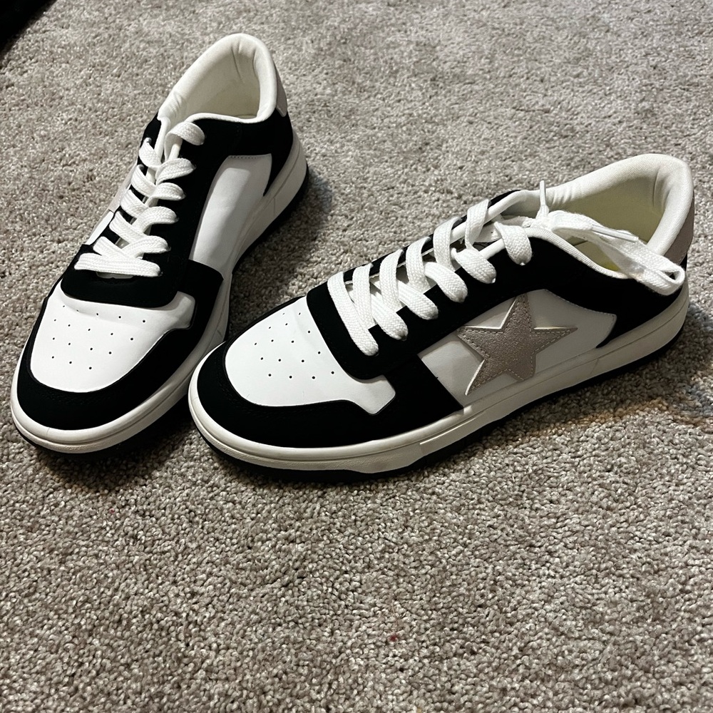 Women’s Vintage Havana Black and White Star Sneakers .  Brand new/never worn